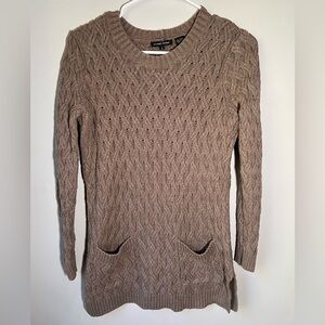 Jeanne Pierre Brown Crew Neck Front Pocket Cable Fisherman Tunic Sweater | Small